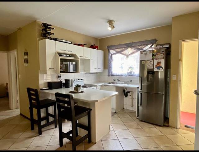 2 BEDROOM PROPERTY TO RENT IN FAERIE GLEN